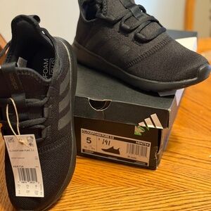 Boys shoes